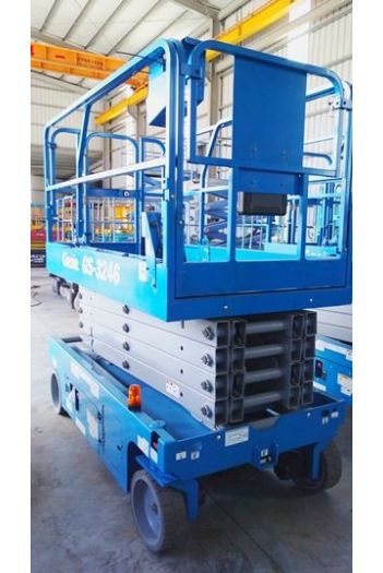 10m剪刀輪胎平台高空車